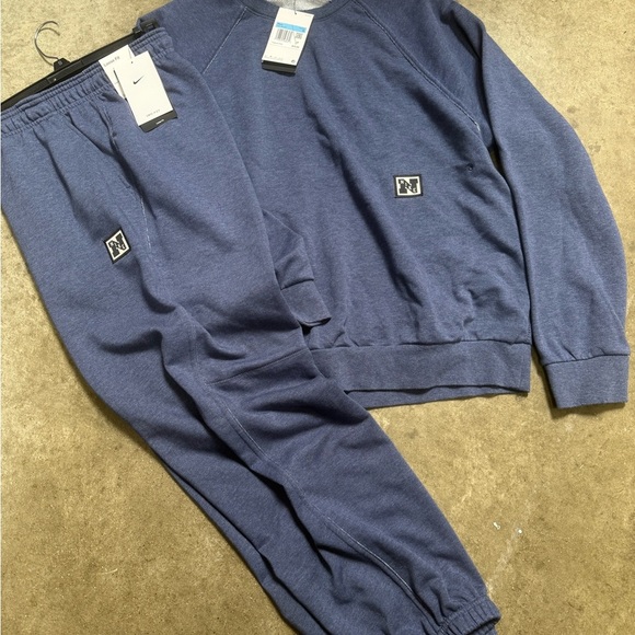 Nike men’s Blue Sweatshirt and Joggers Set new with tag - Picture 2 of 2